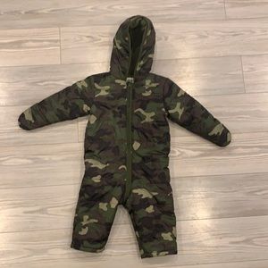 Old Navy Toddler Camo Snowsuit 18-24 months